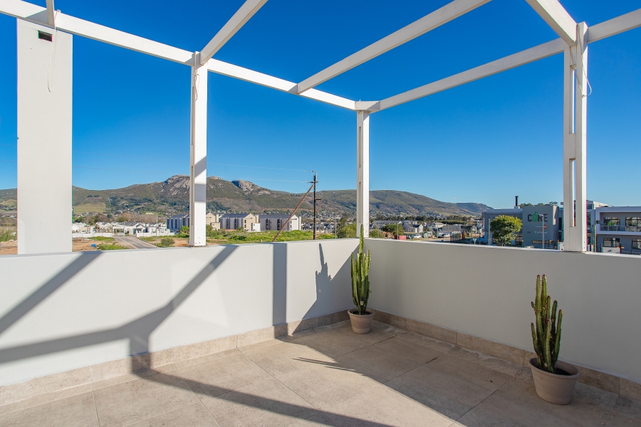 4 Bedroom Property for Sale in Mountain Crest Private Estate Western Cape